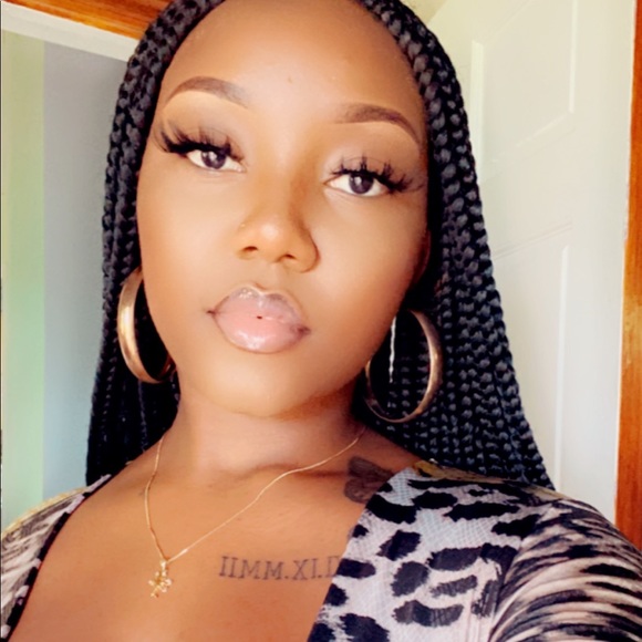 Meet your Posher, Demisha - Picture 1 of 1